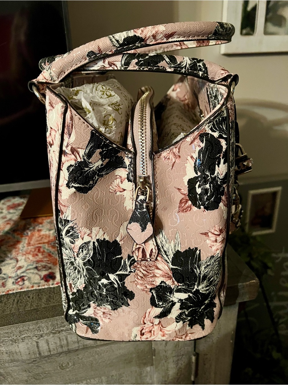 GUESS Pink Floral Top-Handle Satchel with Black Accents set, wallet - Picture 6 of 9